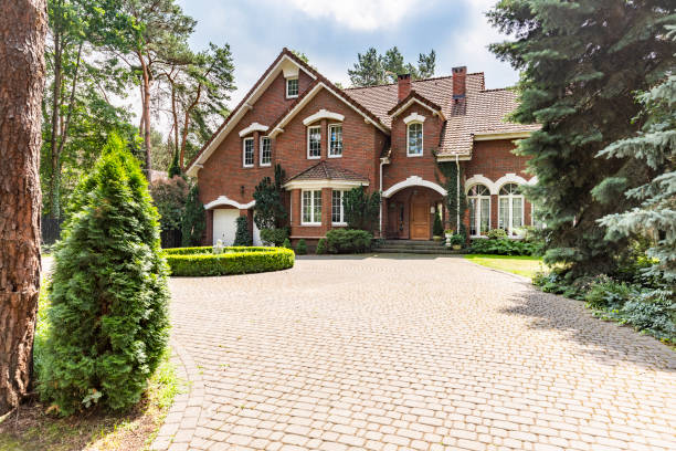 Best Local Driveway Pavers  in Laurium, MI